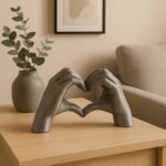 Escultura Mãos em Coração 15x8,5cm PETG - Imagem 4