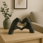 Escultura Mãos em Coração 15x8,5cm PETG - Imagem 5