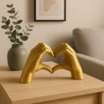 Escultura Mãos em Coração 15x8,5cm PETG