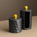 Kit Banheiro Luxo 3D em PETG Cinza Texturizado com Tampa Amarela - Imagem 3